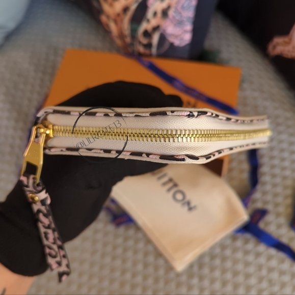 Louis Vuitton Wild At Heart Creme Empreinte Zippy - Picture 7 of 17